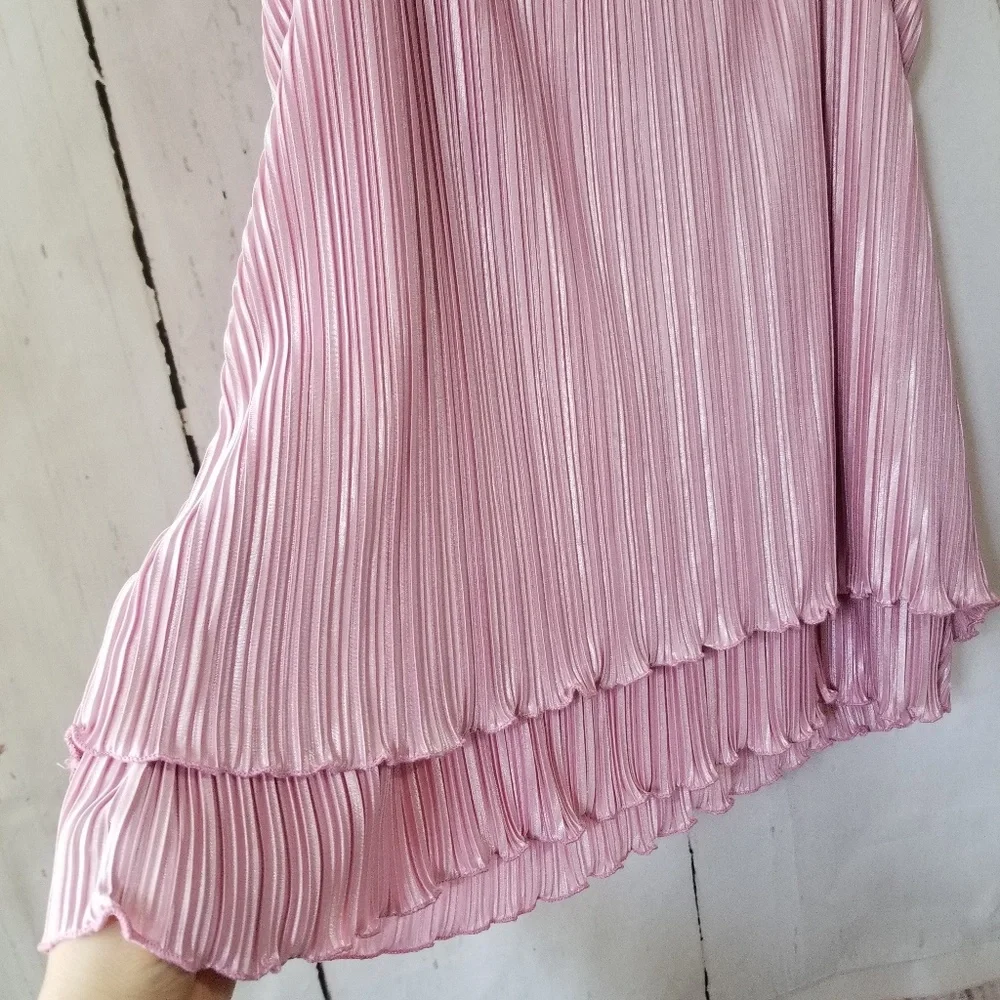 Women's Plus Size Pleated Pink Tank Top - Picture 5 of 8